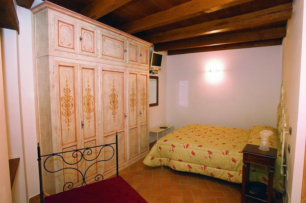 B&B La Torretta Sul Borgo Grottammare Habitación foto